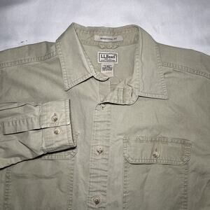 LL Bean Shirt Mens Khaki Sunwashed Canvas Size L Two Pocket Casual Long Sleeve